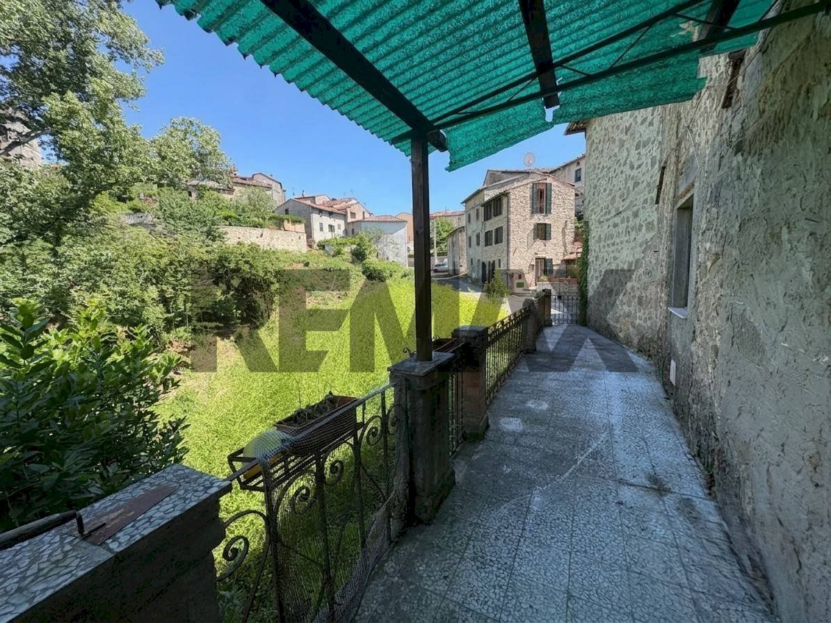 Terrazza - Casa semi indipendente Via Montaglioni Brandeglio
 
41, Bagni di Lucca - foto 1