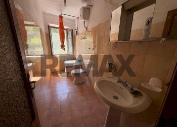Bagno - Casa semi indipendente Via Montaglioni Brandeglio
 
41, Bagni di Lucca - foto 9