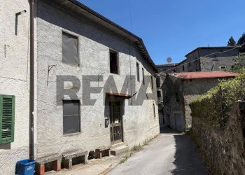 Casa all\'aperto - Casa semi indipendente Via Montaglioni Brandeglio
 
41, Bagni di Lucca - foto 12