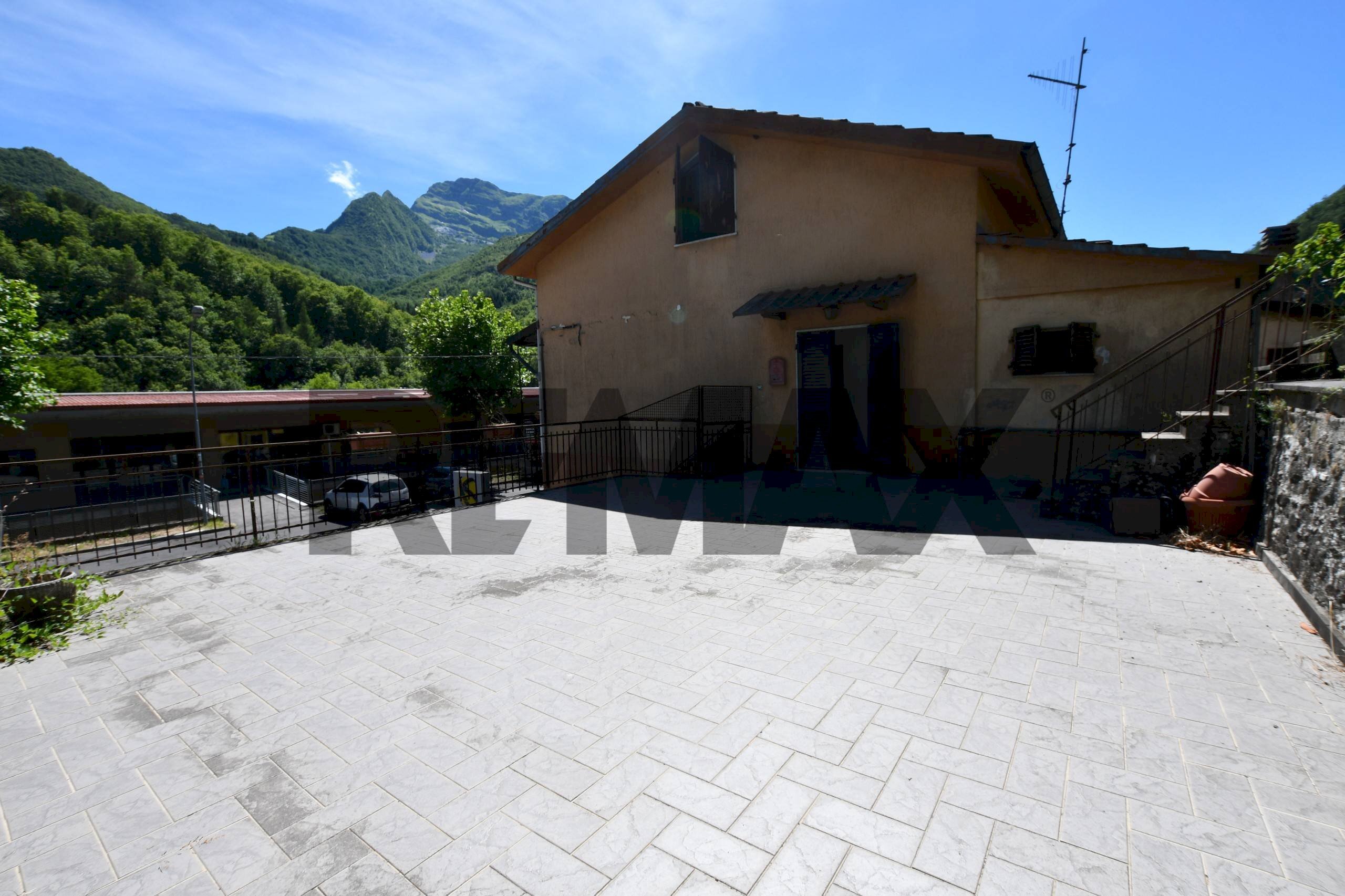 Casa all\'aperto - Semi-detached house via Primo Tonini
41, Minucciano - photo 3