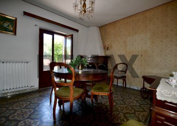 Sala da pranzo - Semi-detached house via Primo Tonini
 
41, Minucciano - photo 14