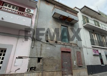 Edificio all\'aperto - Independent house Via IV Novembre
 
Snc, Carinola - photo 1