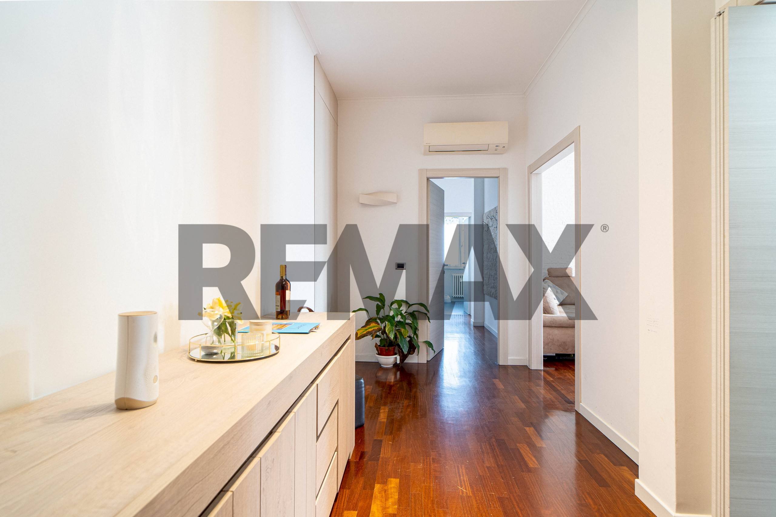 Hall / corridoio - Three-room apartment VIA PEZZANI
2, Collecchio - photo 2