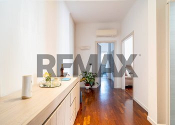 Hall / corridoio - Three-room apartment VIA PEZZANI
 
2, Collecchio - photo 2
