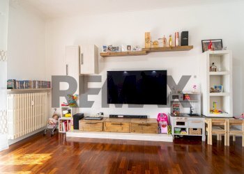 Soggiorno - Three-room apartment VIA PEZZANI
 
2, Collecchio - photo 8