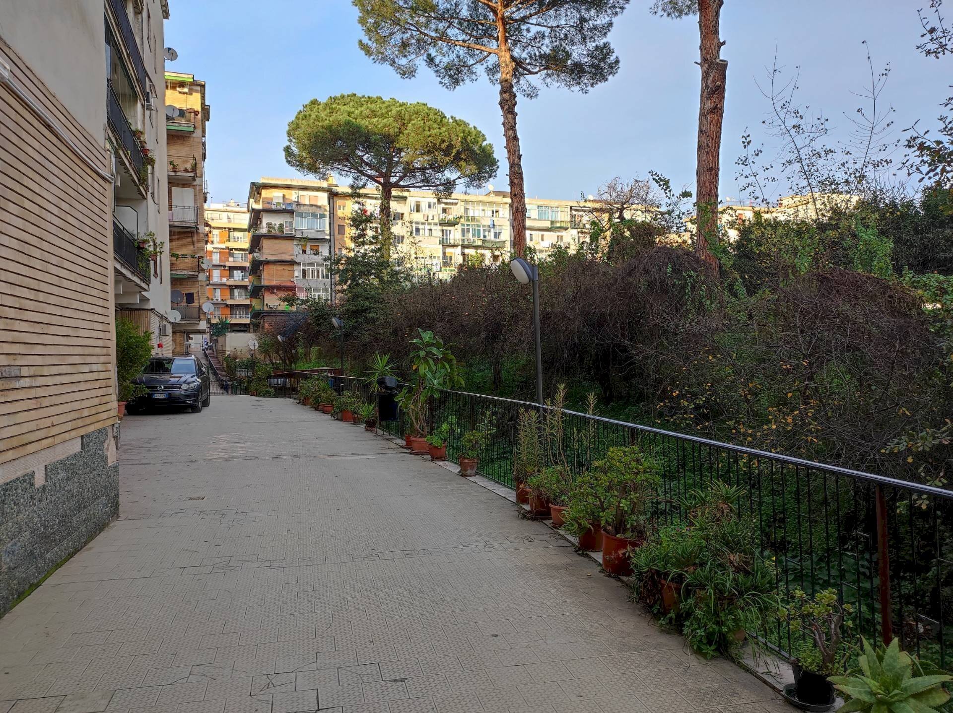 Edificio all\'aperto - Bilocale Via Dell'Epomeo
59, Napoli - foto 2