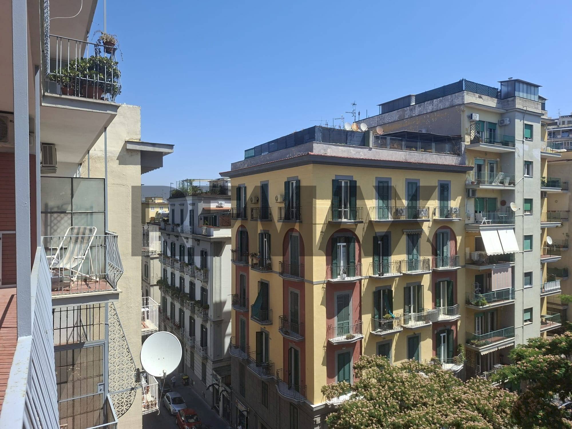 Edificio all\'aperto - Trilocale Via Michele Kerbaker
 
81, Napoli - foto 1