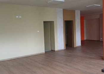Foto 10 - Commercial Premises Cavour
20, Bernareggio - photo 9