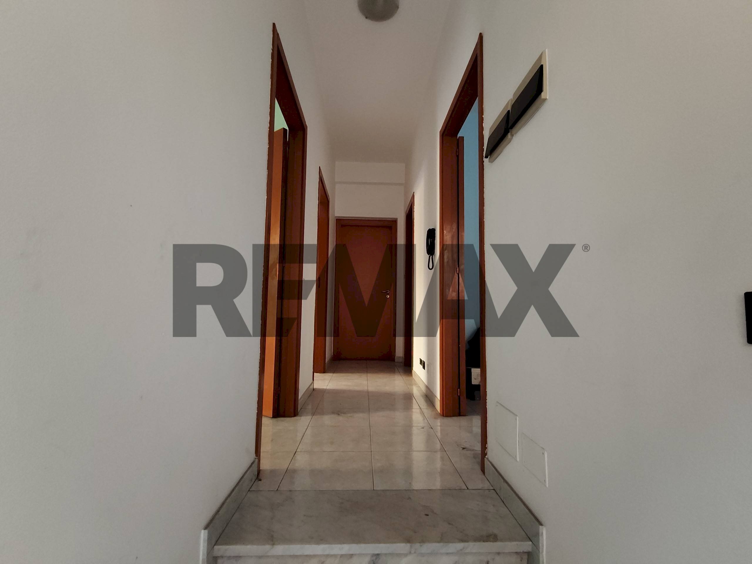 Hall / corridoio - Four-room apartment Piazza A. Saffi
10, Comiso - photo 2