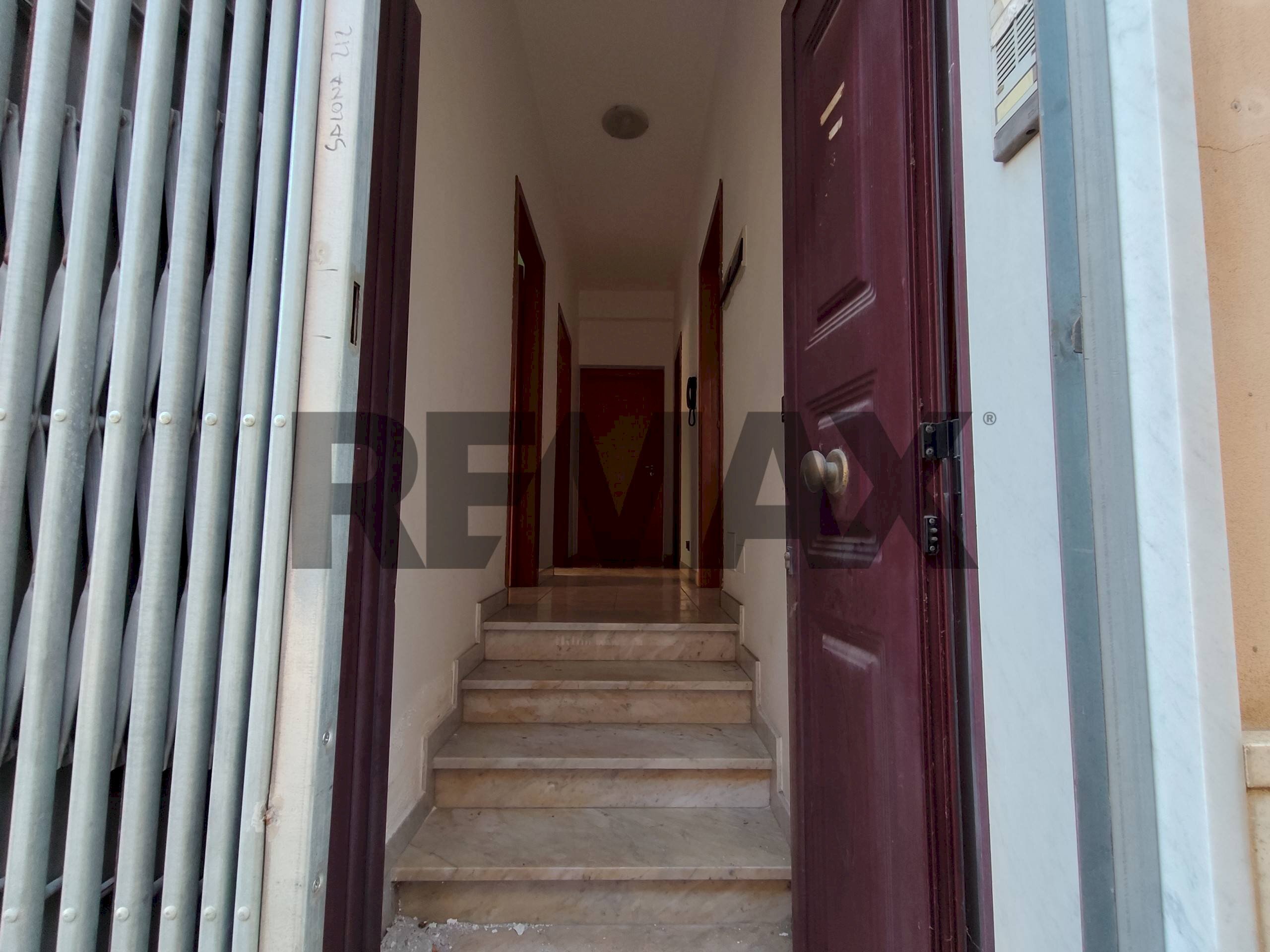 Hall / corridoio - Four-room apartment Piazza A. Saffi
10, Comiso - photo 3