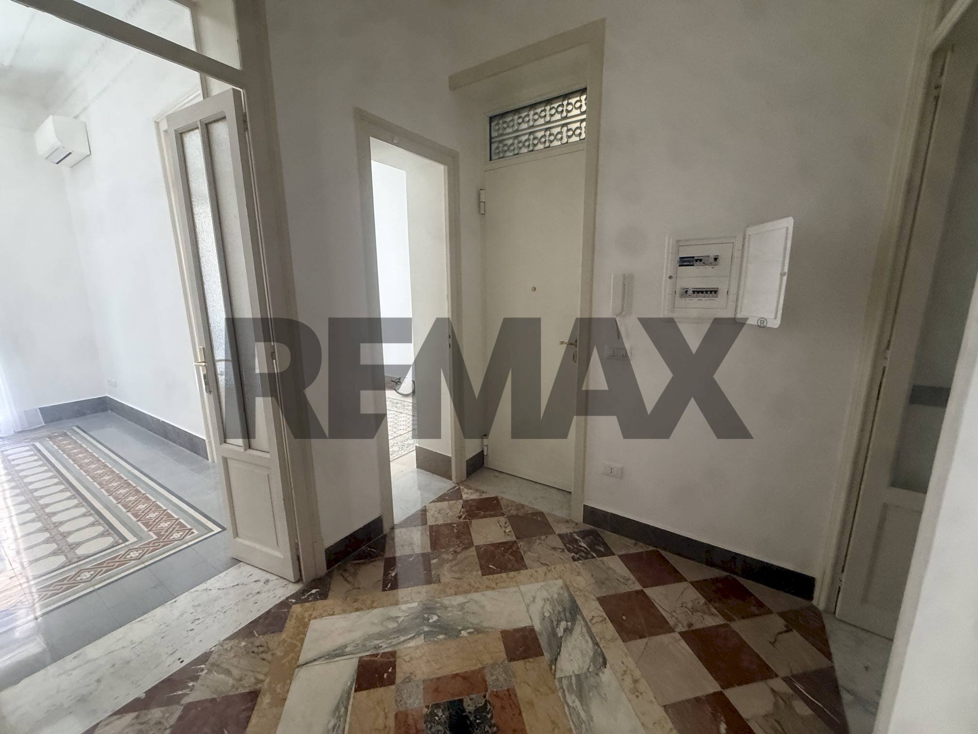 Hall / corridoio - Apartment Via Giuseppe La Farina
23, Palermo - photo 3