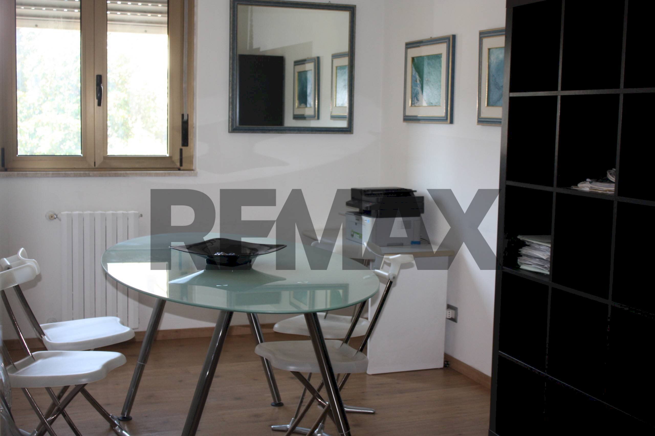 Sala da pranzo - Office via Generale Carlo Alberto Dalla Chiesa
18, Bari - photo 2