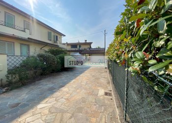 Foto 3 - Semi-detached house Via del Cafaggiolo
 
33, Camaiore - photo 3