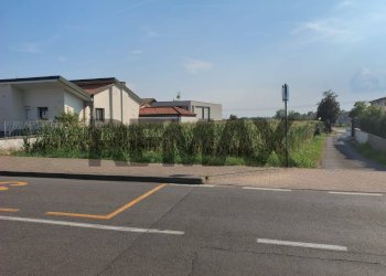 Edificio all\'aperto - Terreno agricolo VIA MILANO
 
snc, Trezzano Rosa - foto 4