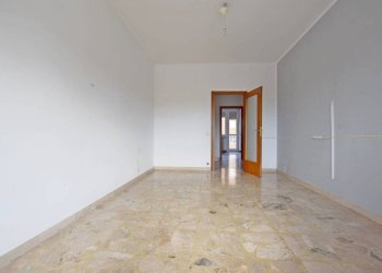 Camera da letto - Three-room apartment via del Risorgimento, 3, Mondovì - photo 11