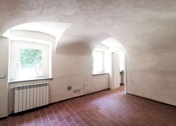 Stanza non arredata - Three-room apartment vicolo Baretti, 10, Valenza - photo 1