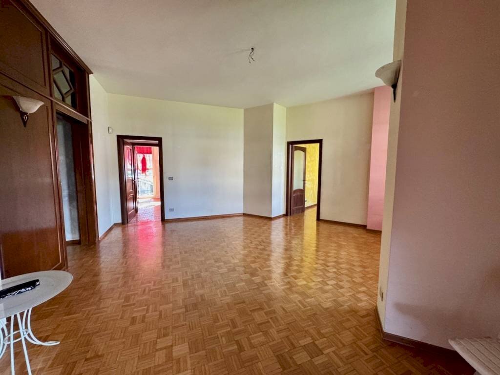Soggiorno - Quadrilocale via Bertodano, 9, Biella - foto 3
