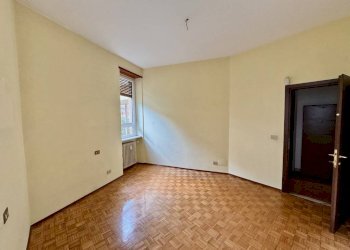 Camera da letto - Quadrilocale via Bertodano, 9, Biella - foto 10