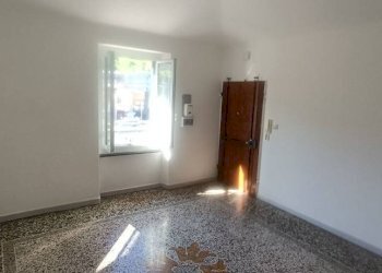 Stanza non arredata - Trilocale via Struppa, 204, Genova (zona Struppa) - foto 7