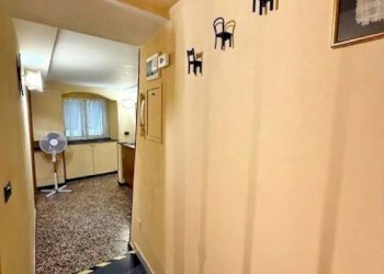 Corridoio - Two-room apartment piazza Invrea, Genova (neighborhood Centro Storico) - photo 9