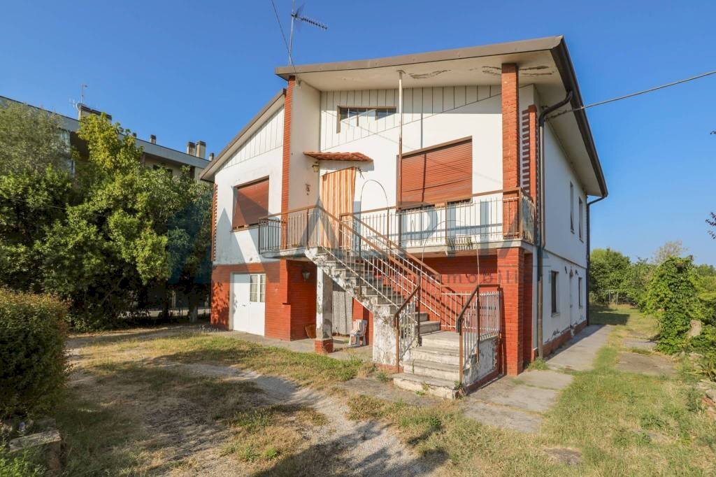 Facciata - Villa via della Smarrita, Forlì - foto 1