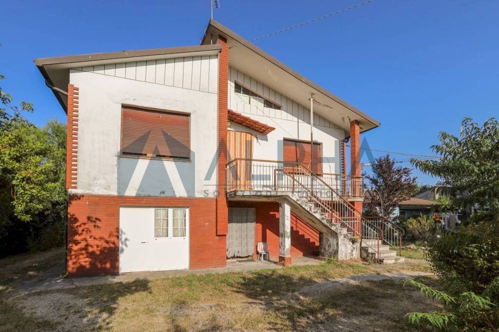 Facciata - Villa via della Smarrita, Forlì - foto 2