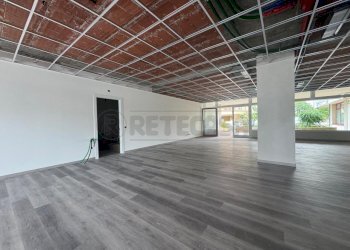 WhatsApp Image 2026-06-30 at 16.31.27 (1) - Commercial Premises Bassano del Grappa - photo 2