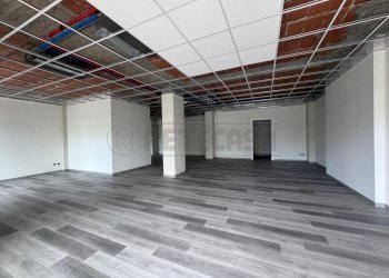 WhatsApp Image 2026-06-30 at 16.31.27 (2) - Commercial Premises Bassano del Grappa - photo 3