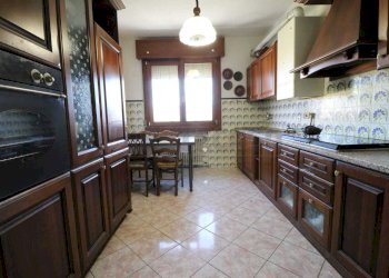 4_Cucina - Appartamento Via Alcide de Gasperi 7, Bondeno - foto 4
