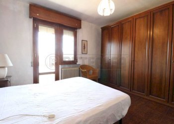 18_Letto matrimoniale - Appartamento Via Alcide de Gasperi 7, Bondeno - foto 18