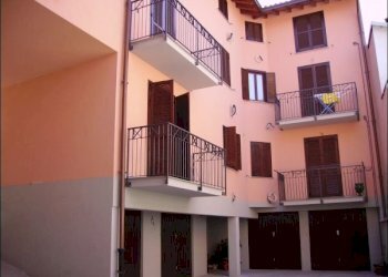 esterno - Two-room apartment Lonate Pozzolo - photo 11