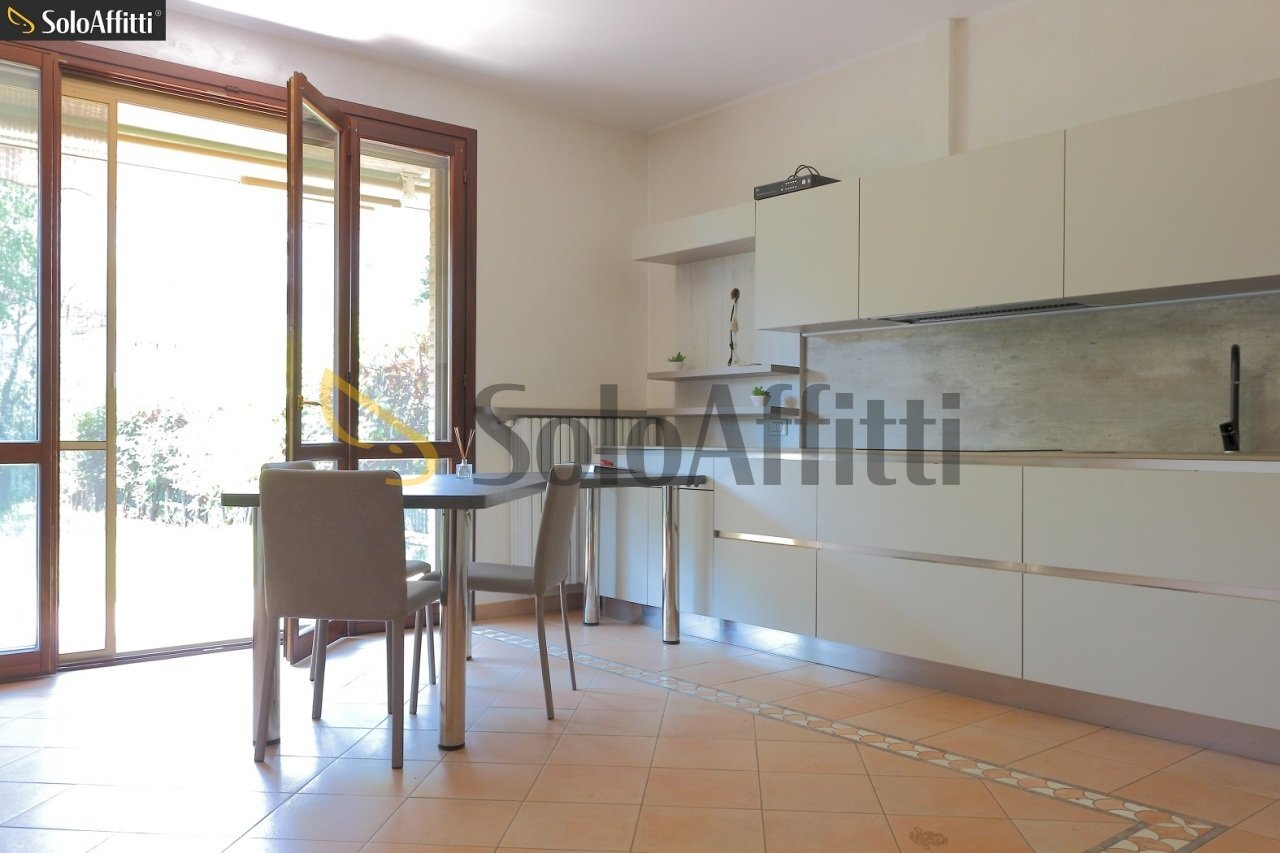 soggiorno con cucina a vista - Apartment Via Gadames, Paderno Dugnano - photo 2