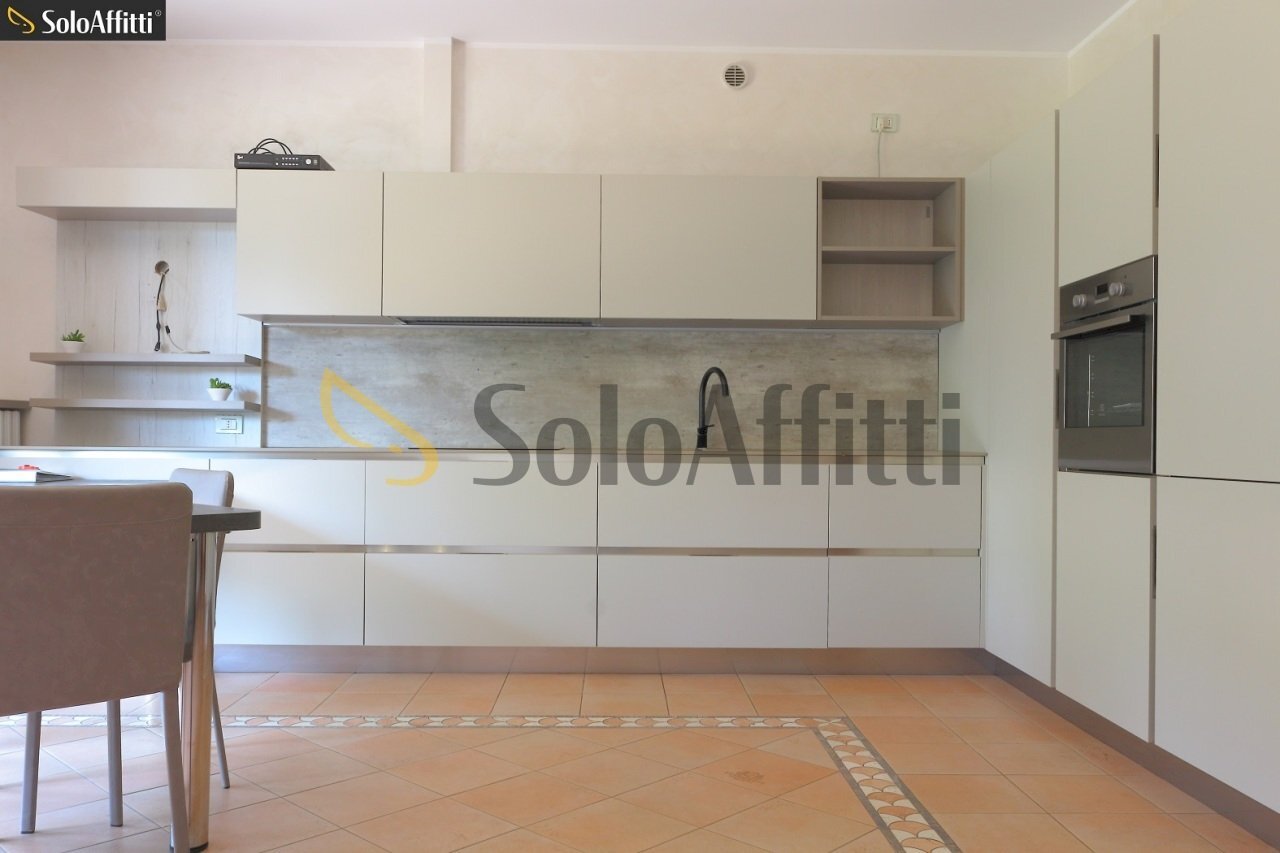 soggiorno con cucina a vista - Apartment Via Gadames, Paderno Dugnano - photo 3