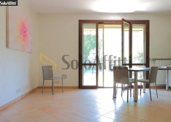 soggiorno con cucina a vista - Appartamento Via Gadames, Paderno Dugnano - foto 4