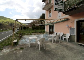 Dehor esterno - Locale Commerciale Rezzoaglio - foto 14
