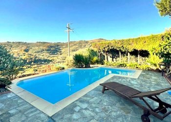 8c526e55-fd32-4e95-be2f-e2742d2f82dd.jpg - Independent house Strada Colla, Imperia - photo 1