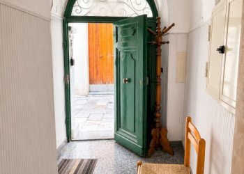 androne palazzo - Three-room apartment Via Barbacana 23, Monopoli - photo 4