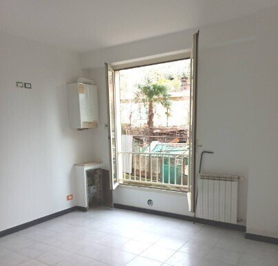 3 - Quadrilocale all'asta Via Evasio Montanella 96/8, Genova (zona Prà) - foto 2