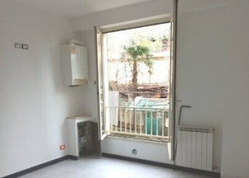3 - Quadrilocale all'asta Via Evasio Montanella 96/8, Genova (zona Prà) - foto 2