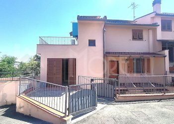 esterno davanti - Terraced Villa Via del Pino, Livorno - photo 1