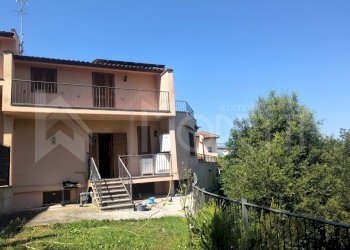 esterno sul retro - Terraced Villa Via del Pino, Livorno - photo 3