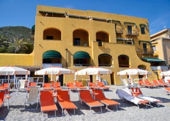 facciata - Quadrilocale Via del Capo 2, Finale Ligure - foto 3