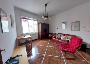 20251215_101714.jpg - Three-room apartment Passo della Zebra, Genova (neighborhood Marassi) - photo 1