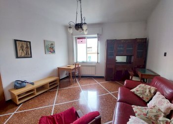 20251215_101726.jpg - Three-room apartment Passo della Zebra, Genova (neighborhood Marassi) - photo 7