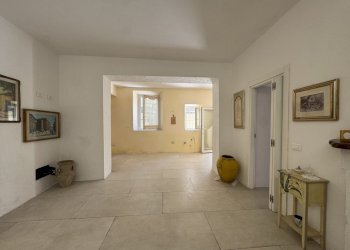 sala - Three-room apartment Piazza San Leonardo, Vernio - photo 13
