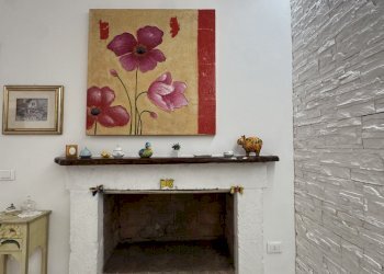 camino - Three-room apartment Piazza San Leonardo, Vernio - photo 17