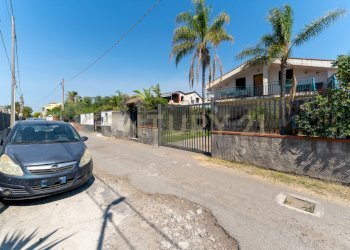 Viale dei pini 21 (2) - Villa Via dei Geranei 12, Augusta - foto 2