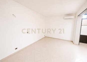 WhatsApp Image 2026-07-06 at 08.42.02 (1) - Three-room apartment Via Turi D'Agostino 145, Aci Catena - photo 10