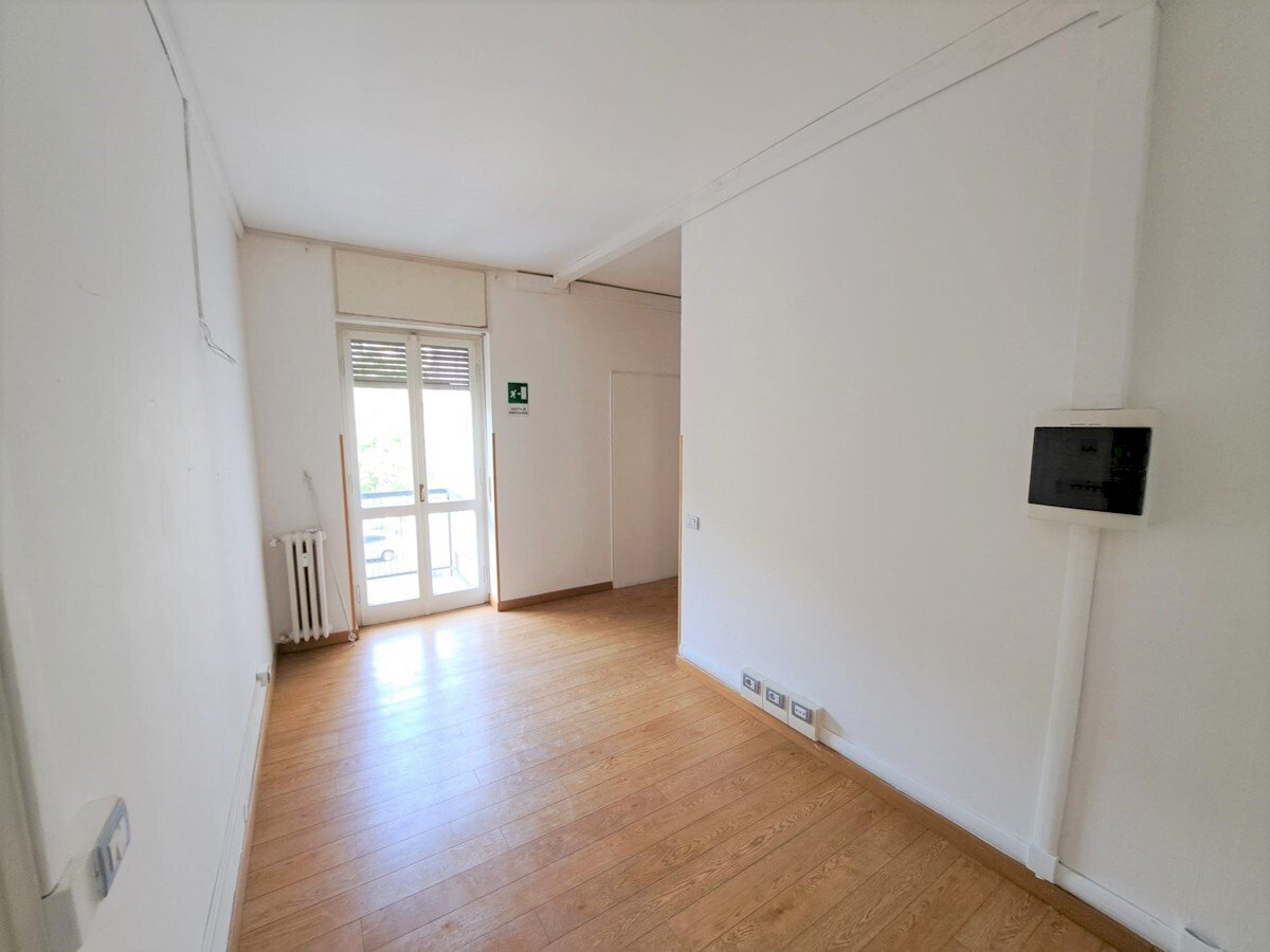 fa8f895f-1f15-43ff-9a7f-4b9411d6b8b9.jpeg - Office Vercelli - photo 3