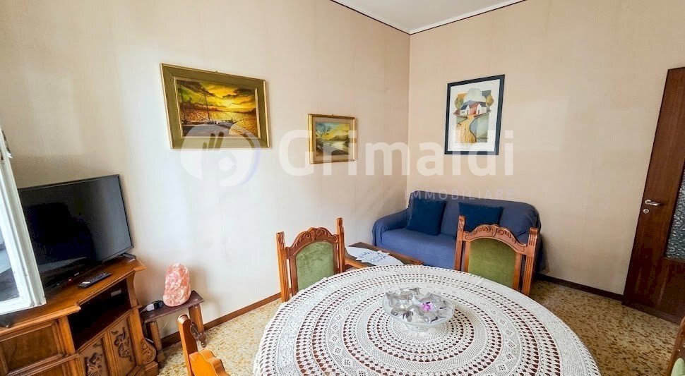 Salotto - Two-room apartment Via Chivasso 27, Vercelli - photo 2